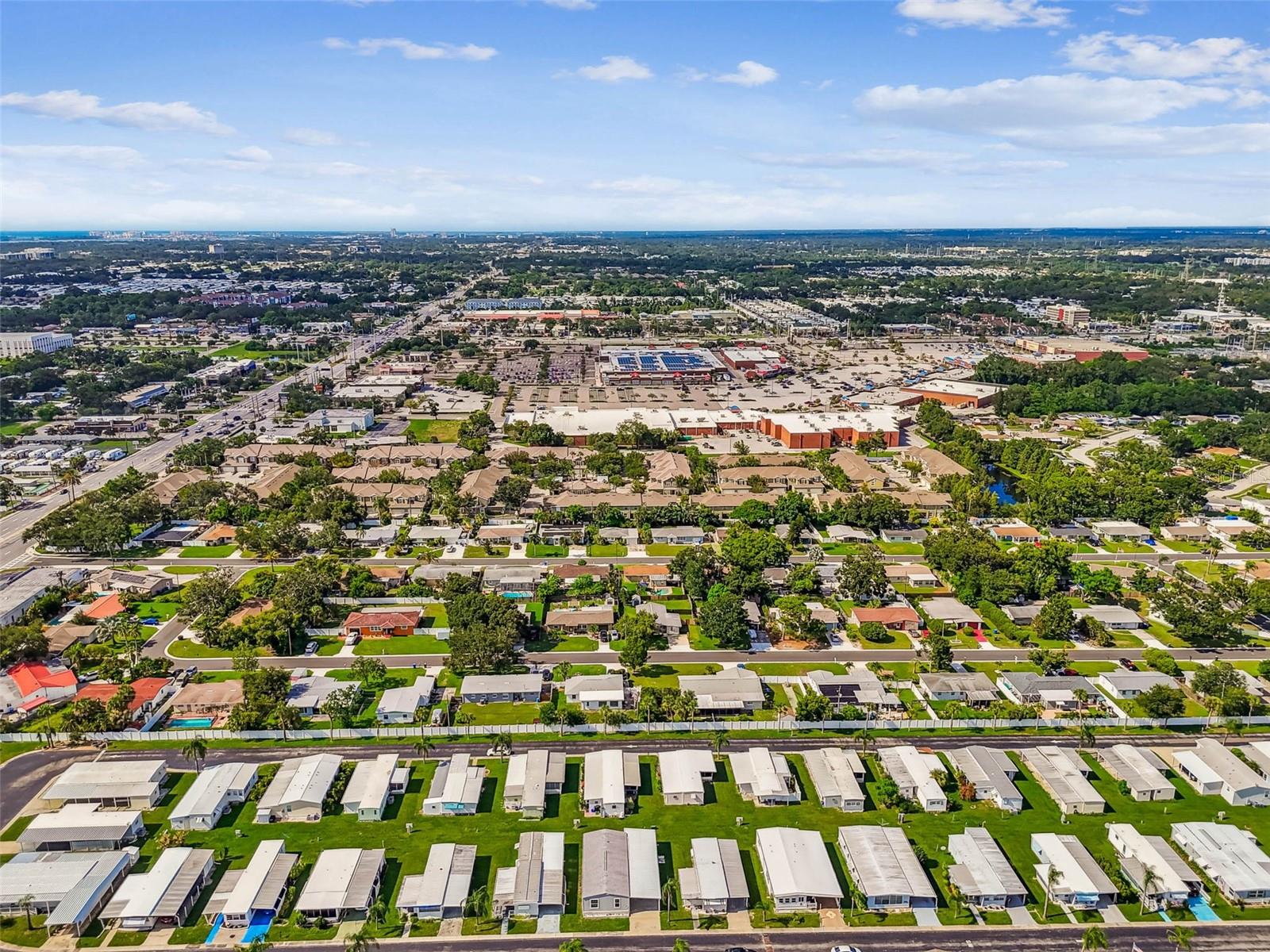 Image 64 of 73 For 12651 Seminole Boulevard 35