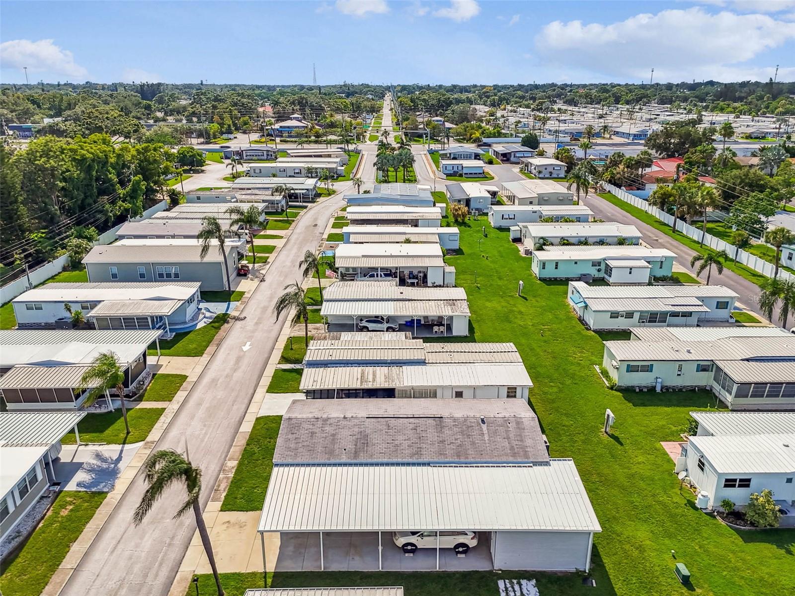 Image 68 of 73 For 12651 Seminole Boulevard 35