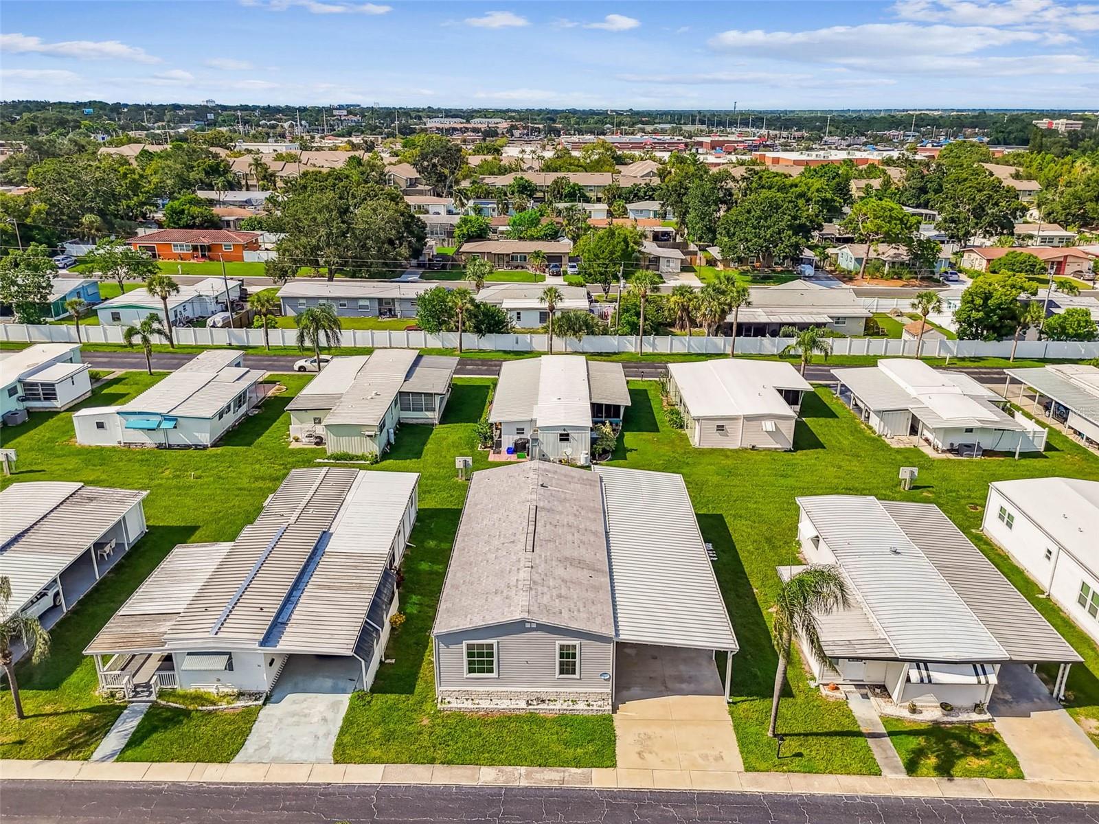 Image 69 of 73 For 12651 Seminole Boulevard 35