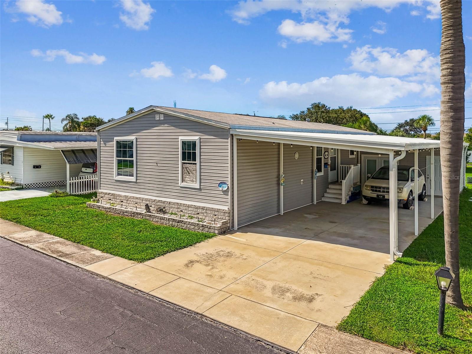 Image 72 of 73 For 12651 Seminole Boulevard 35