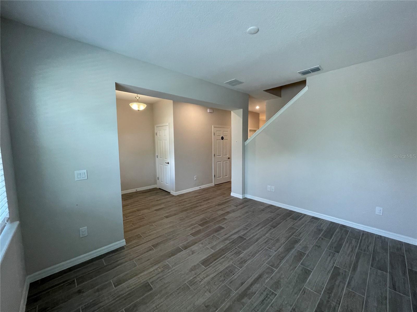 Image 8 of 64 For 8171 Graycliff Avenue