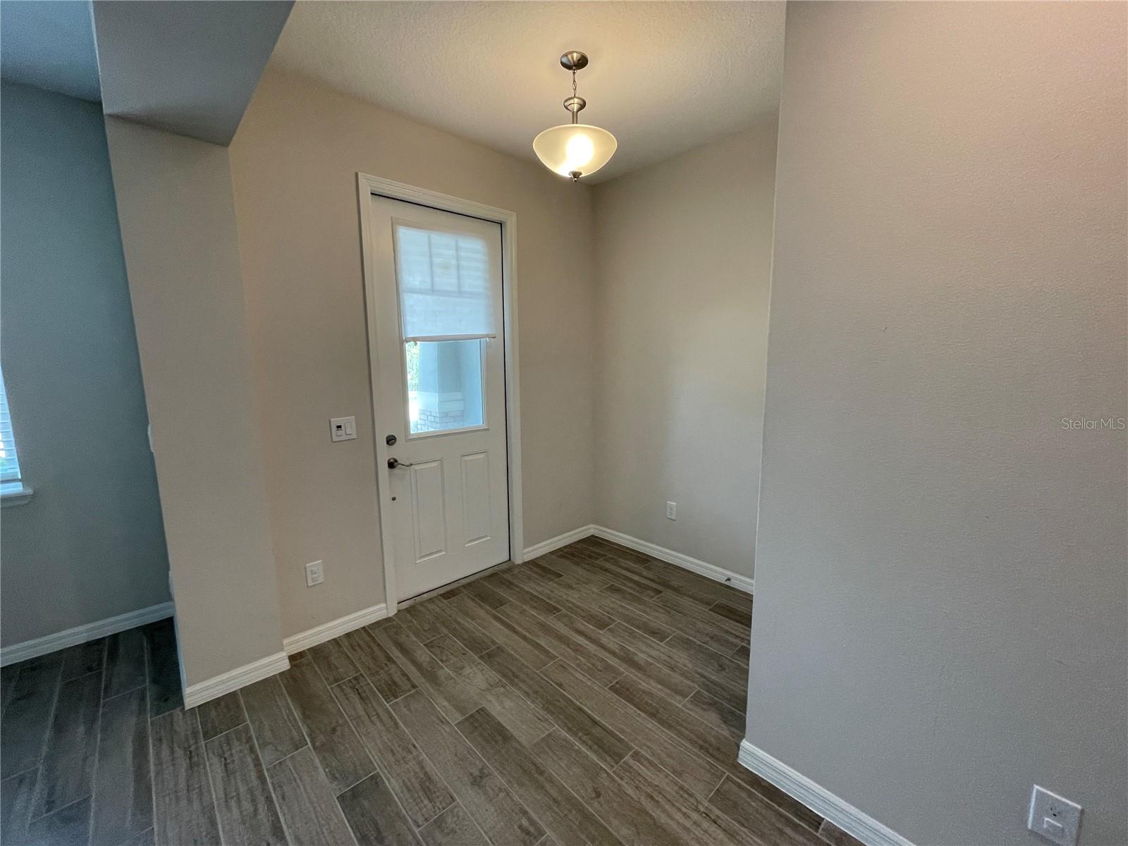 Image 9 of 64 For 8171 Graycliff Avenue