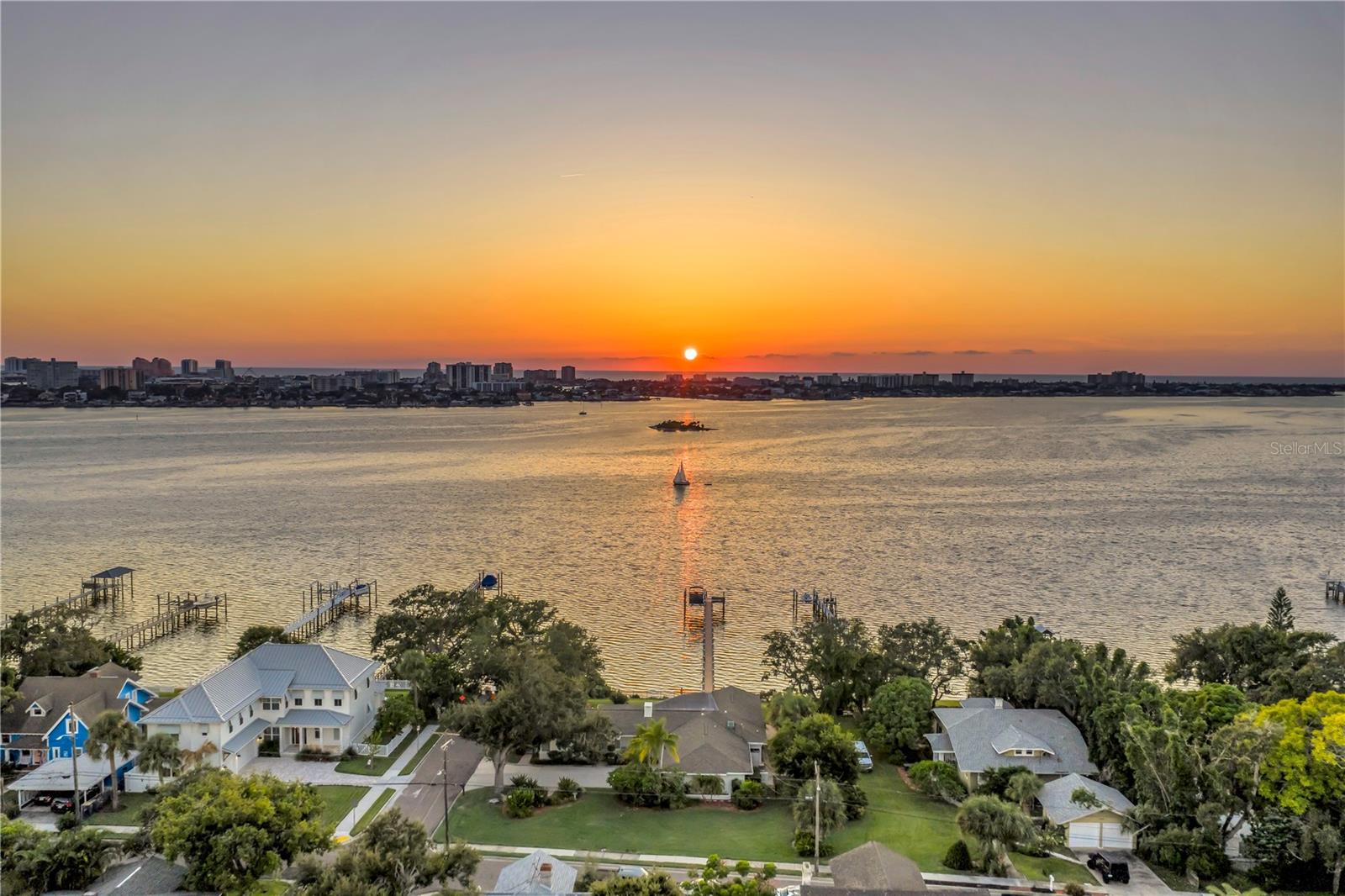 Image 2 of 100 For 1600 Sunset Drive