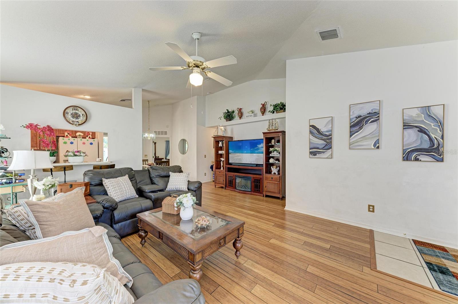 Image 4 of 29 For 658 63rd Avenue S