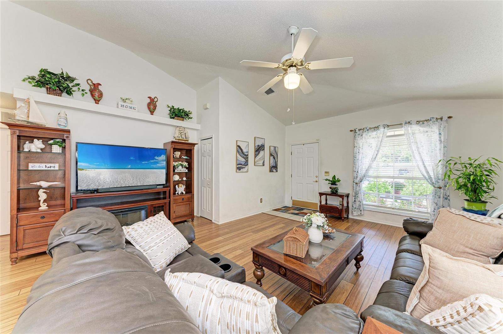 Image 6 of 29 For 658 63rd Avenue S