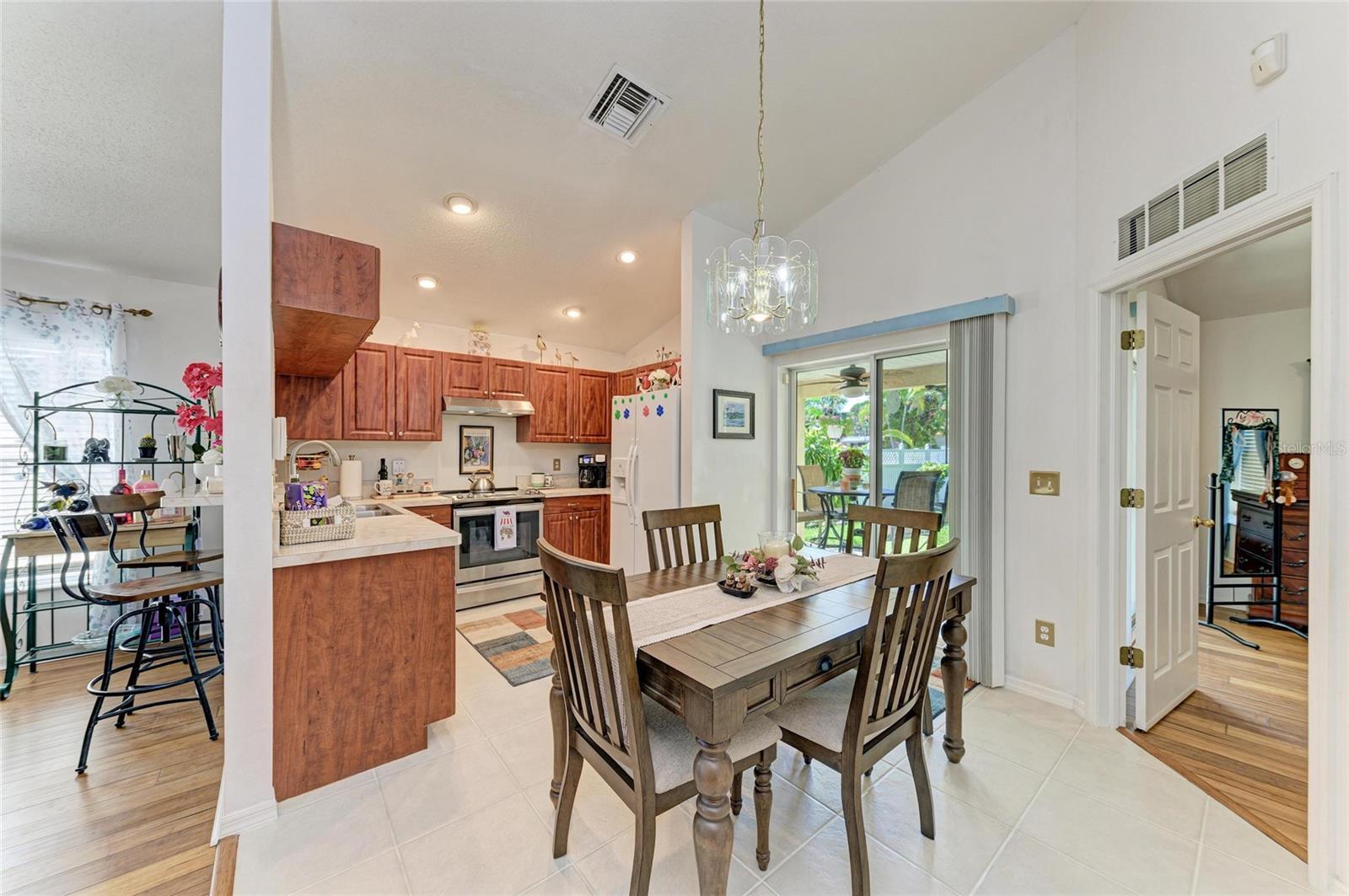 Image 8 of 29 For 658 63rd Avenue S