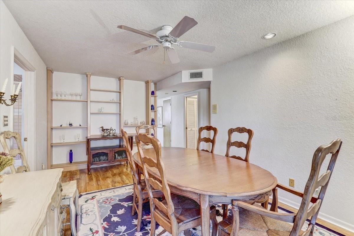 Image 14 of 52 For 1630 Royal Palm Drive S A