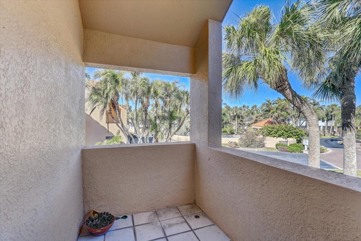 Image 17 of 52 For 1630 Royal Palm Drive S A