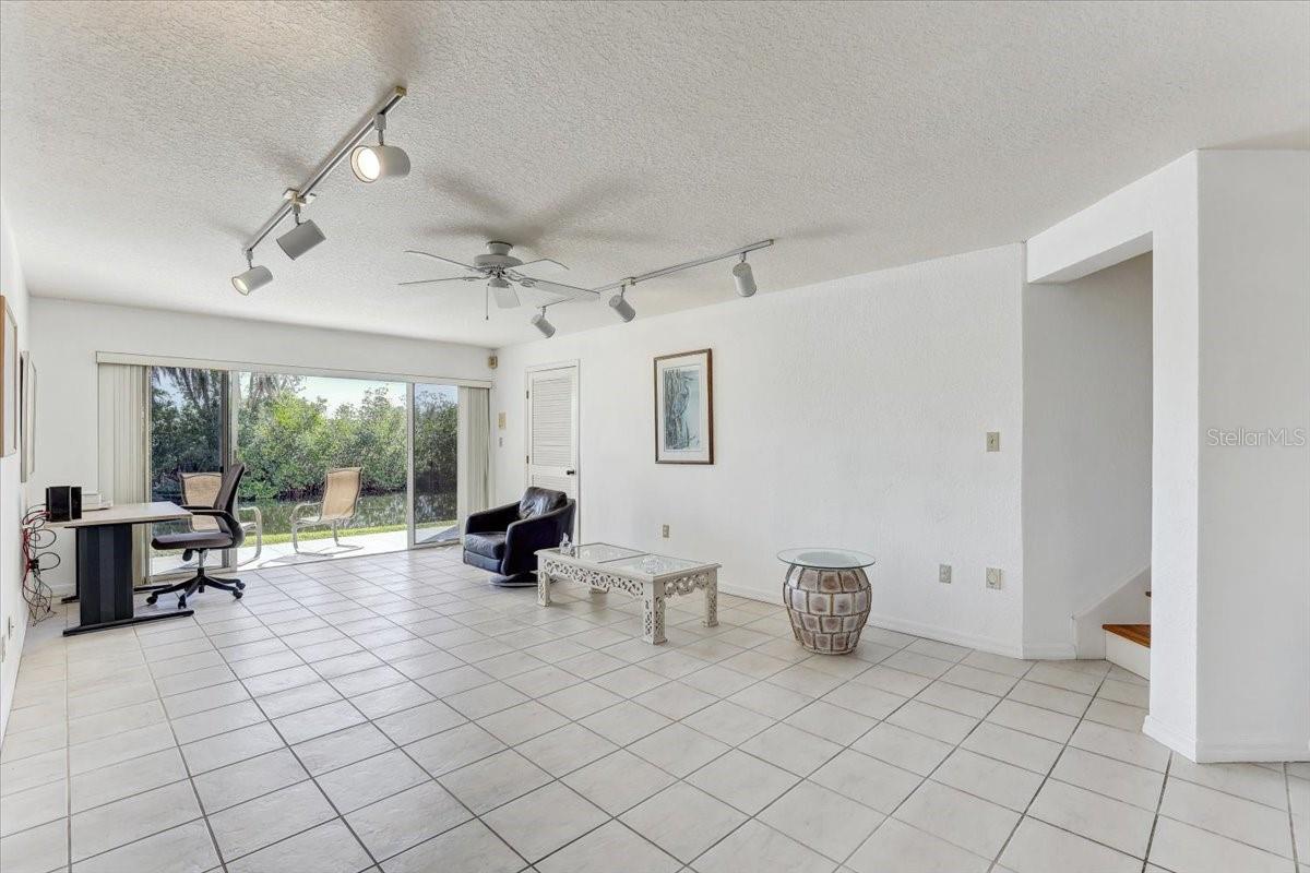 Image 28 of 52 For 1630 Royal Palm Drive S A