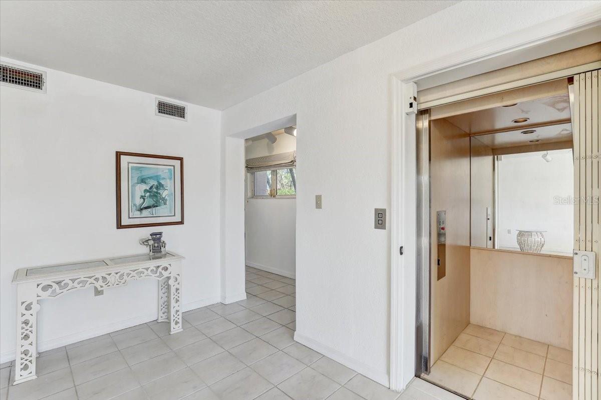 Image 31 of 52 For 1630 Royal Palm Drive S A