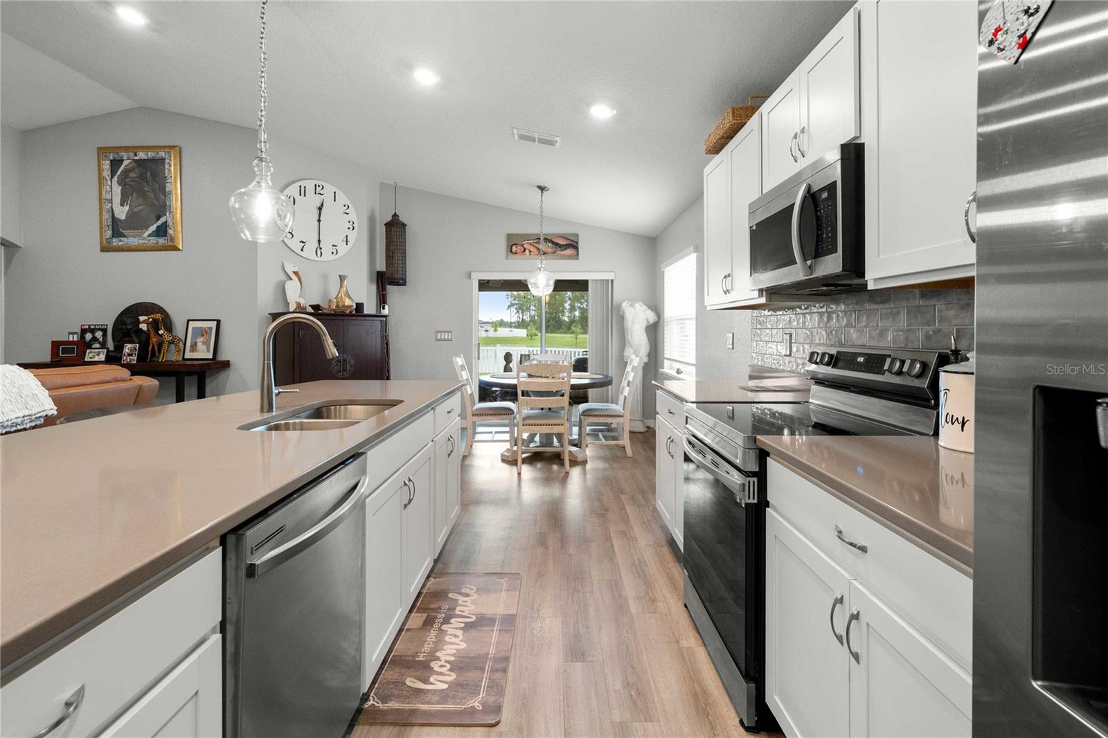 Listing photo id 8 for 35461 Crescent Creek Drive