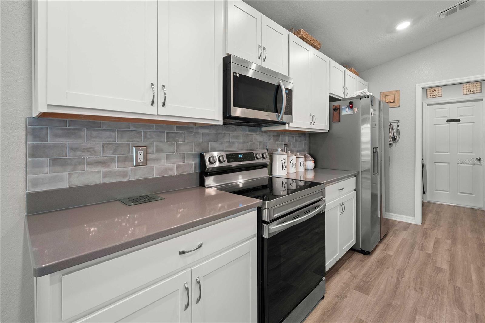 Listing photo id 12 for 35461 Crescent Creek Drive