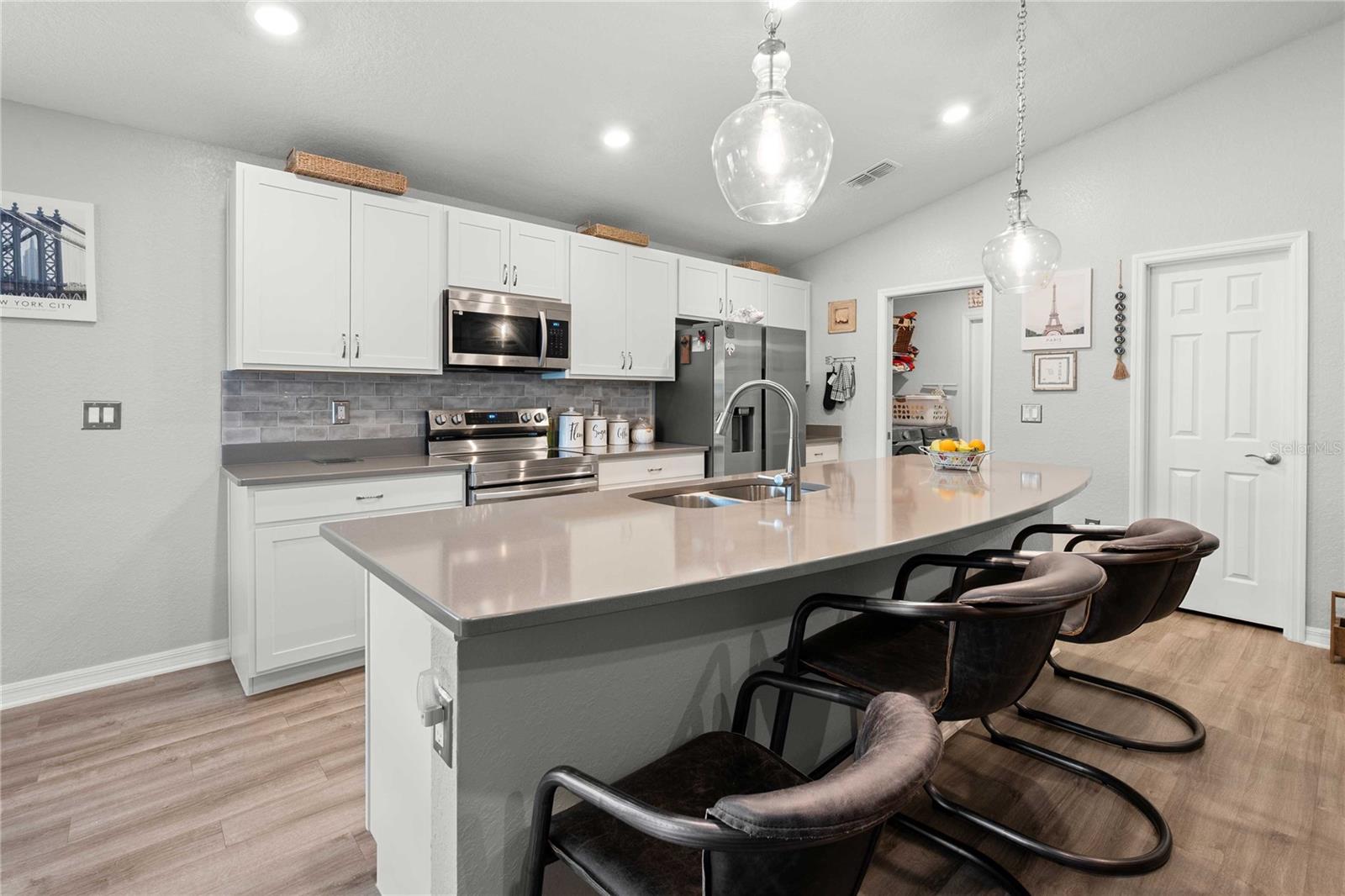 Listing photo id 14 for 35461 Crescent Creek Drive