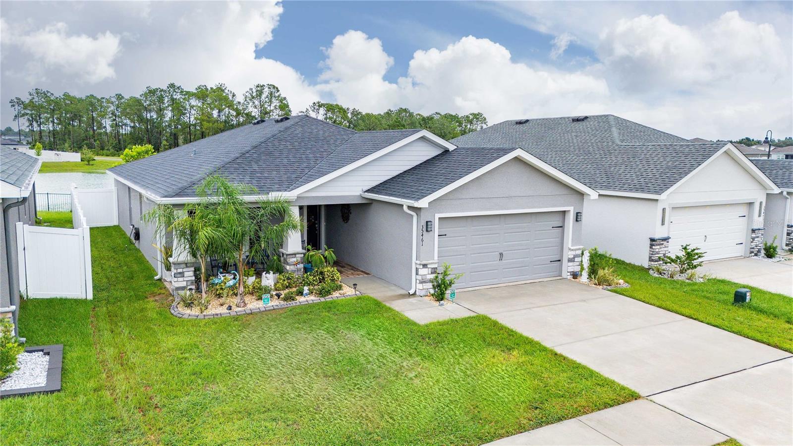 Listing photo id 0 for 35461 Crescent Creek Drive