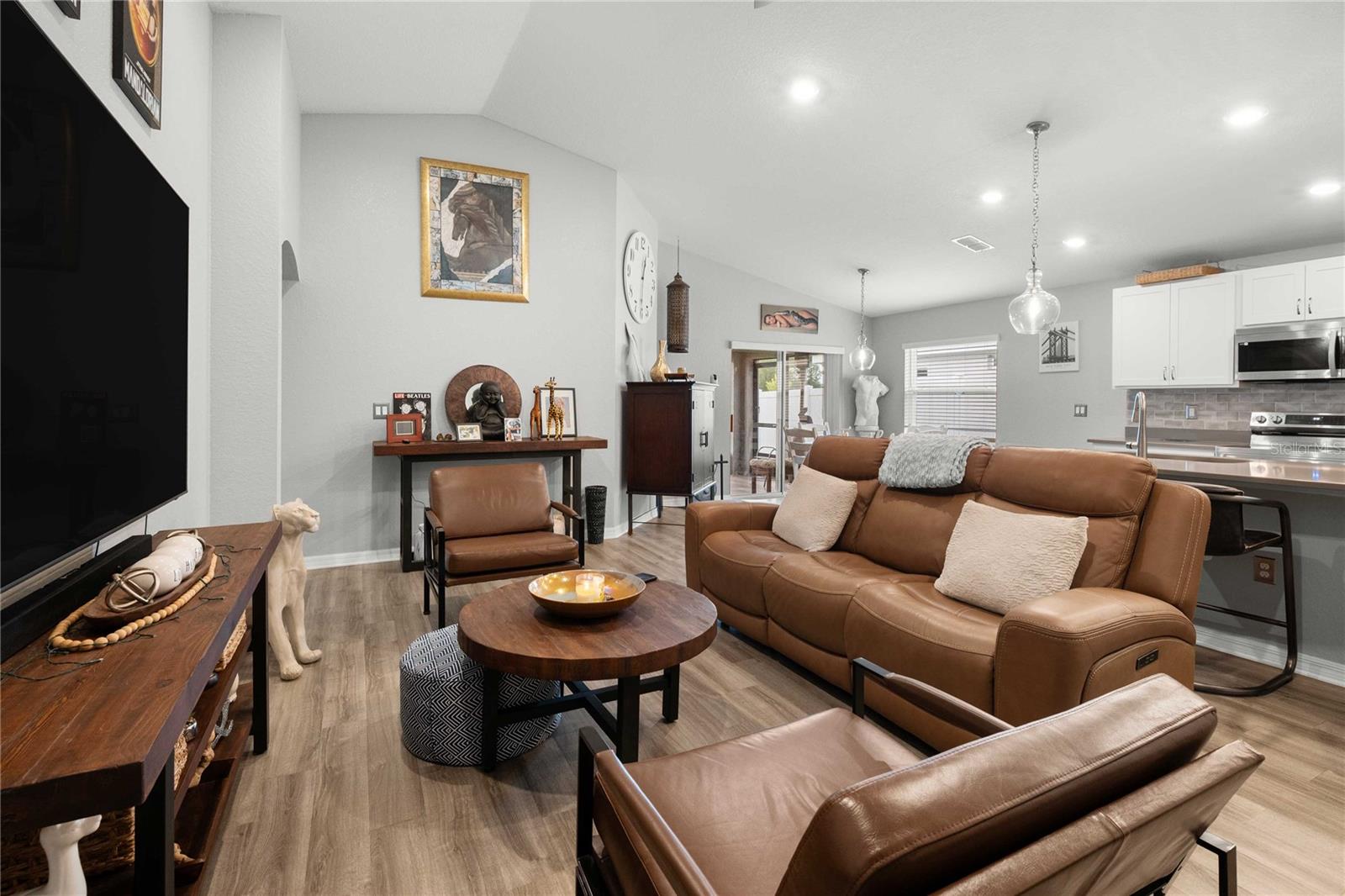 Listing photo id 5 for 35461 Crescent Creek Drive