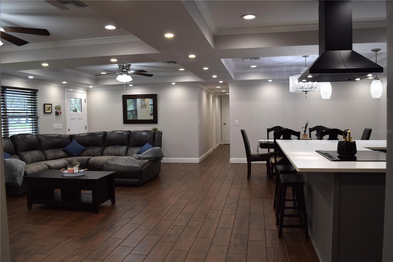 Listing photo id 10 for 12217 Victor Lane