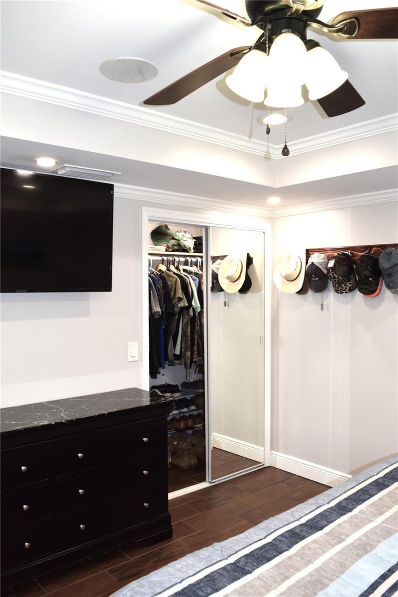 Listing photo id 24 for 12217 Victor Lane