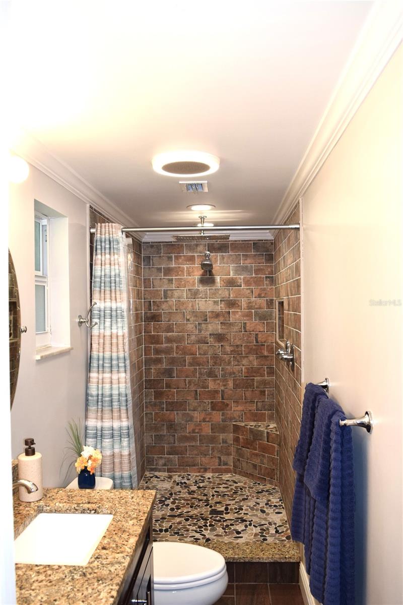 Listing photo id 28 for 12217 Victor Lane