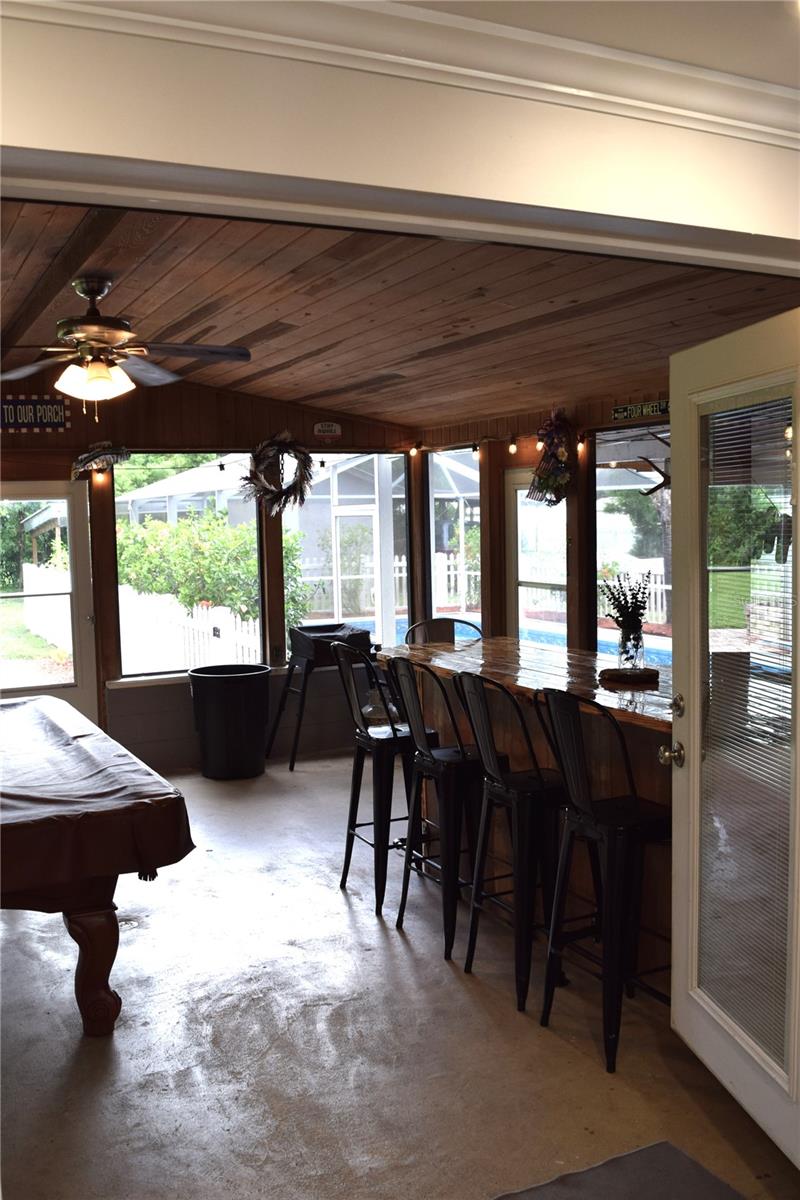 Listing photo id 30 for 12217 Victor Lane