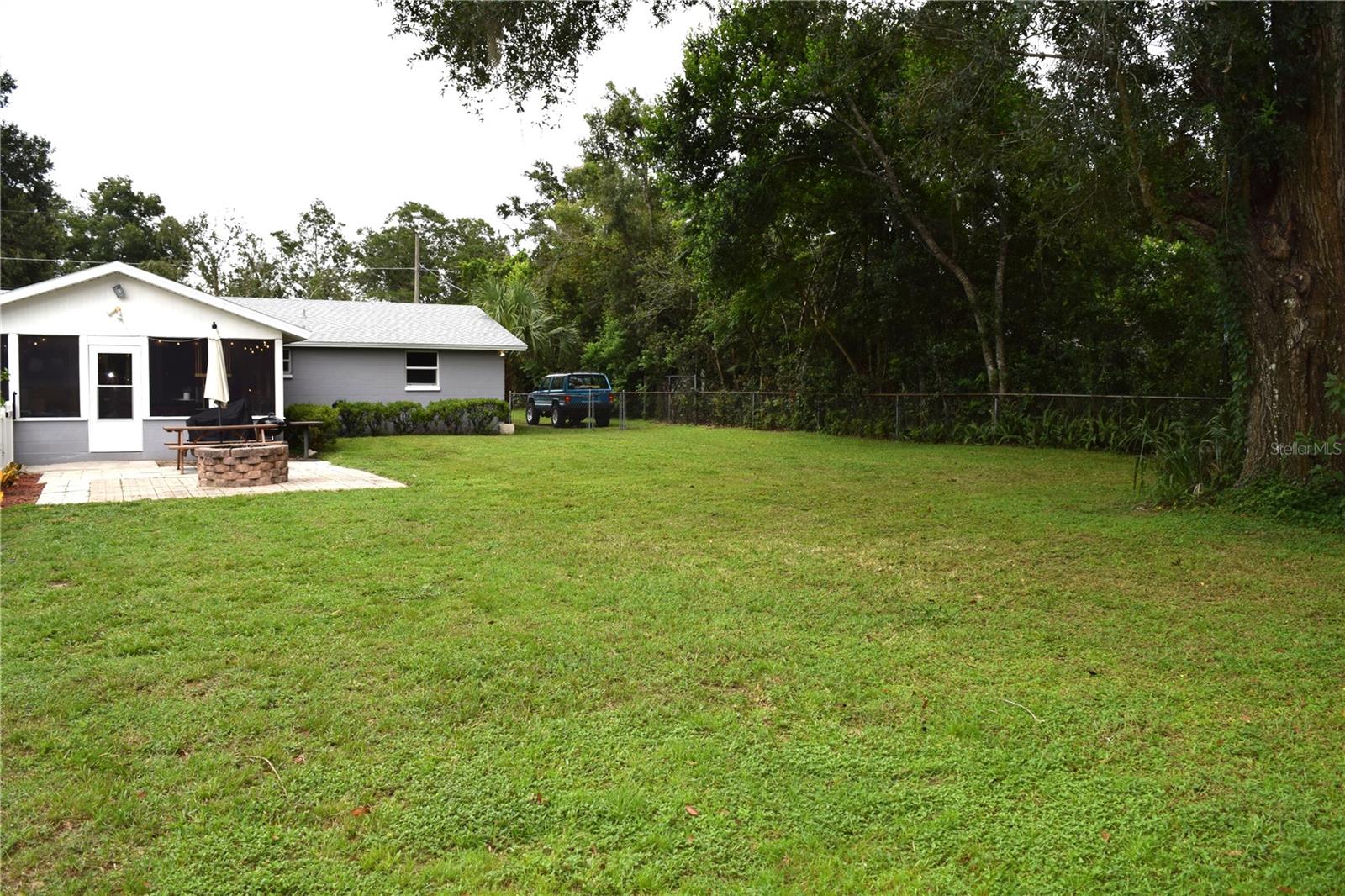 Listing photo id 42 for 12217 Victor Lane