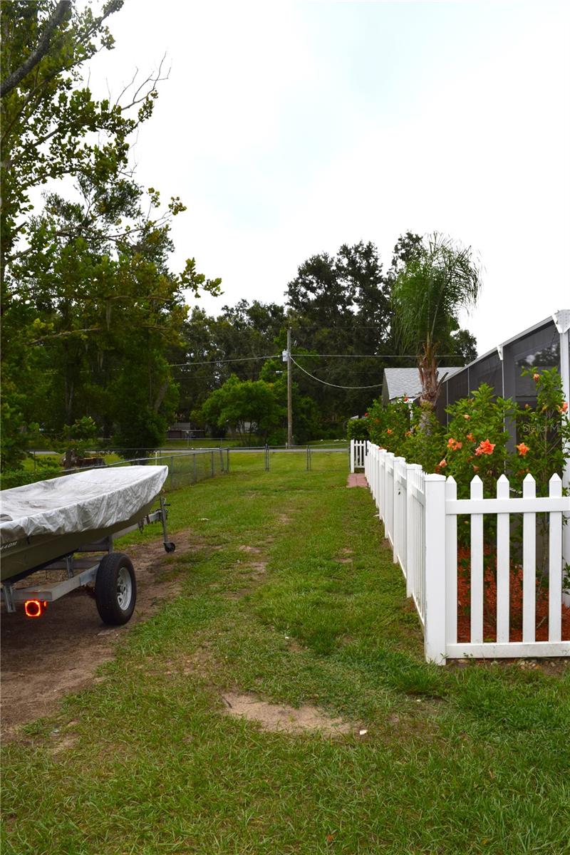 Listing photo id 46 for 12217 Victor Lane