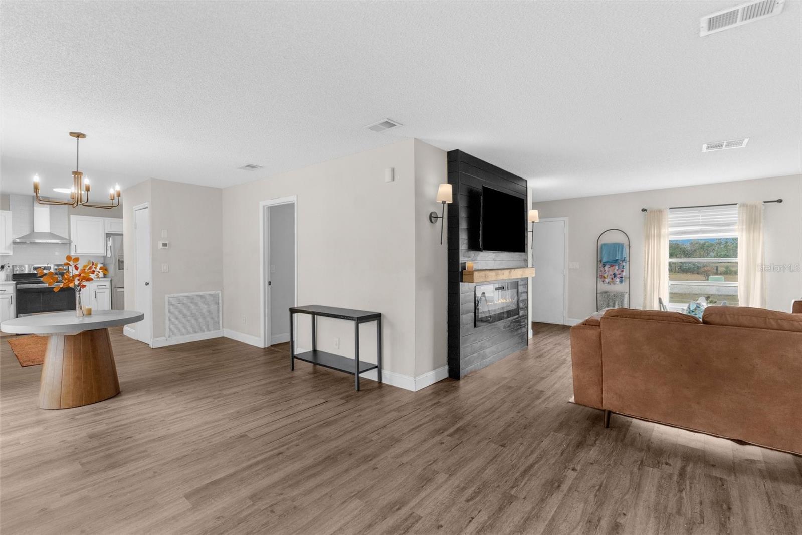 Image 9 of 26 For 4666 Kirkland Avenue