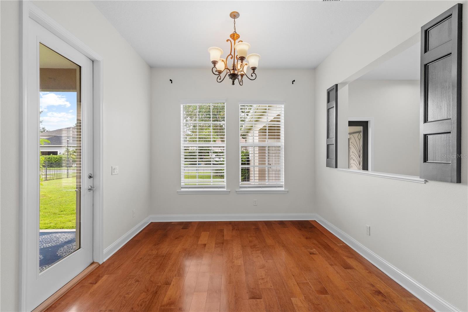 Image 16 of 64 For 5909 Churchside Drive