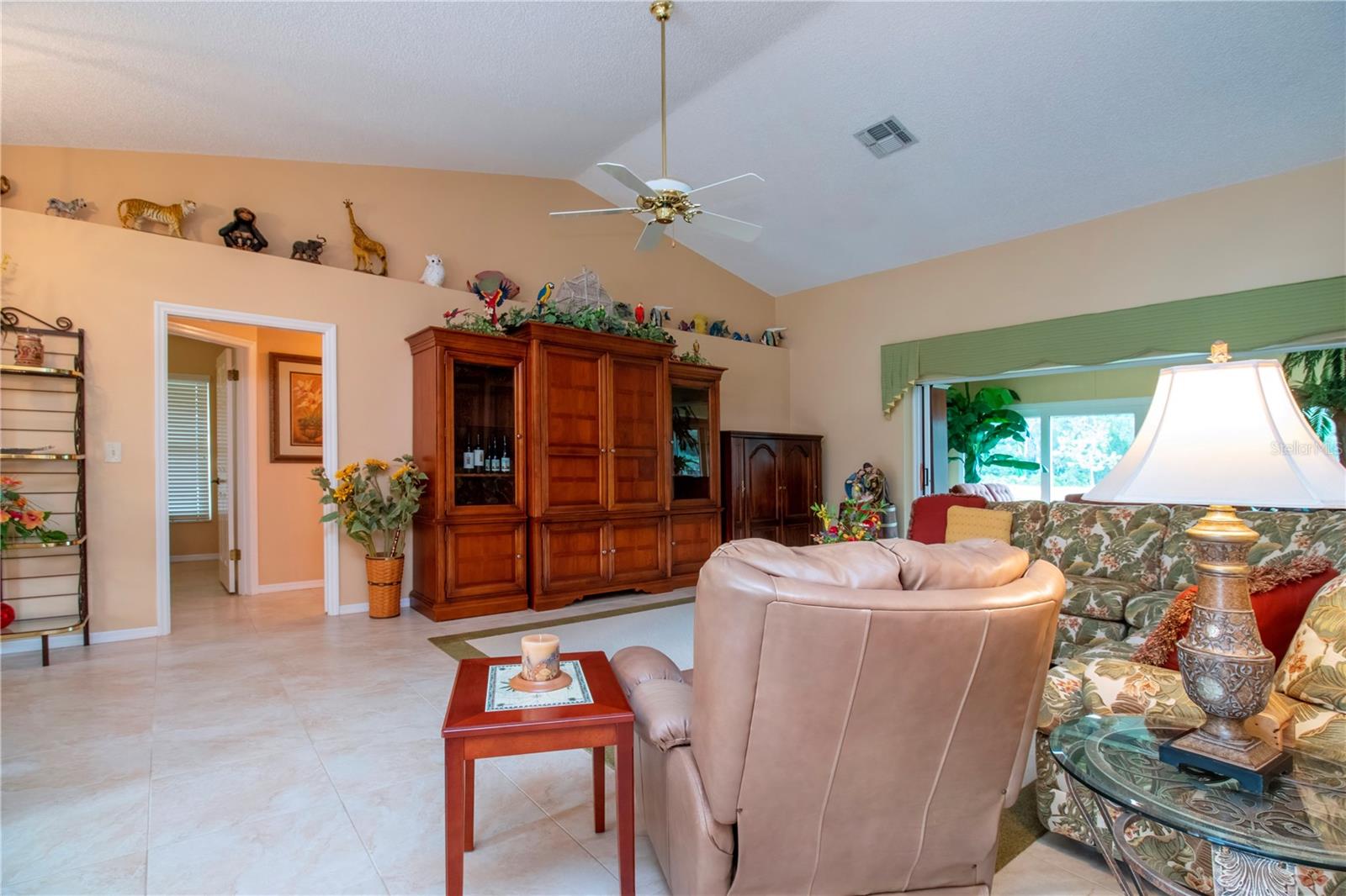 Image 18 of 61 For 2039 Berry Roberts Drive