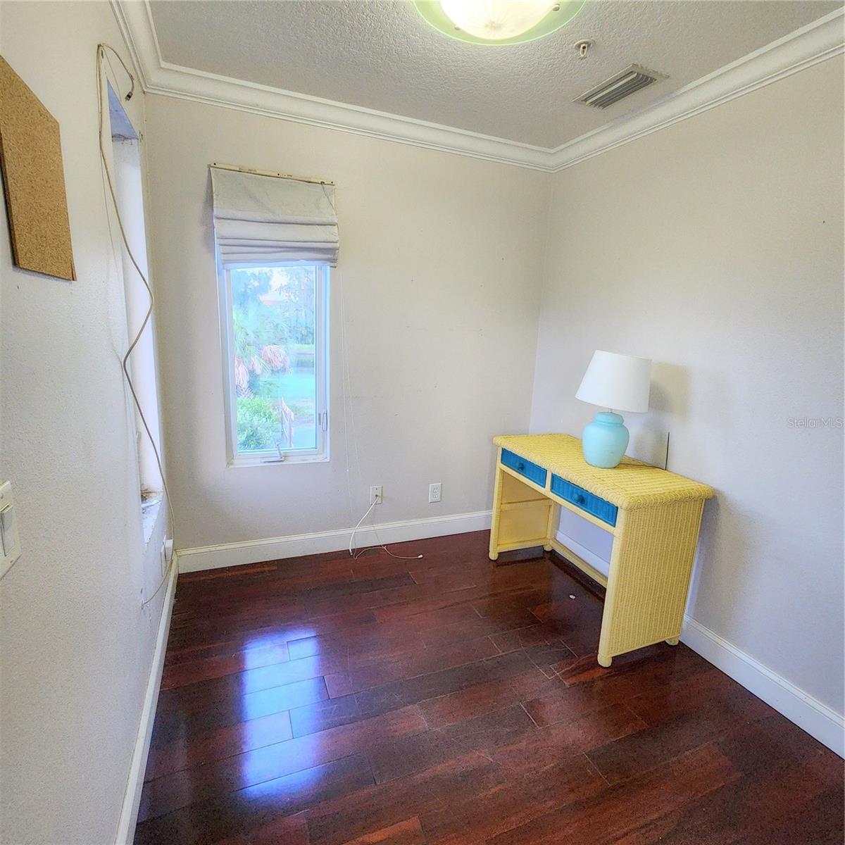 Image 26 of 37 For 512 2nd Street 7