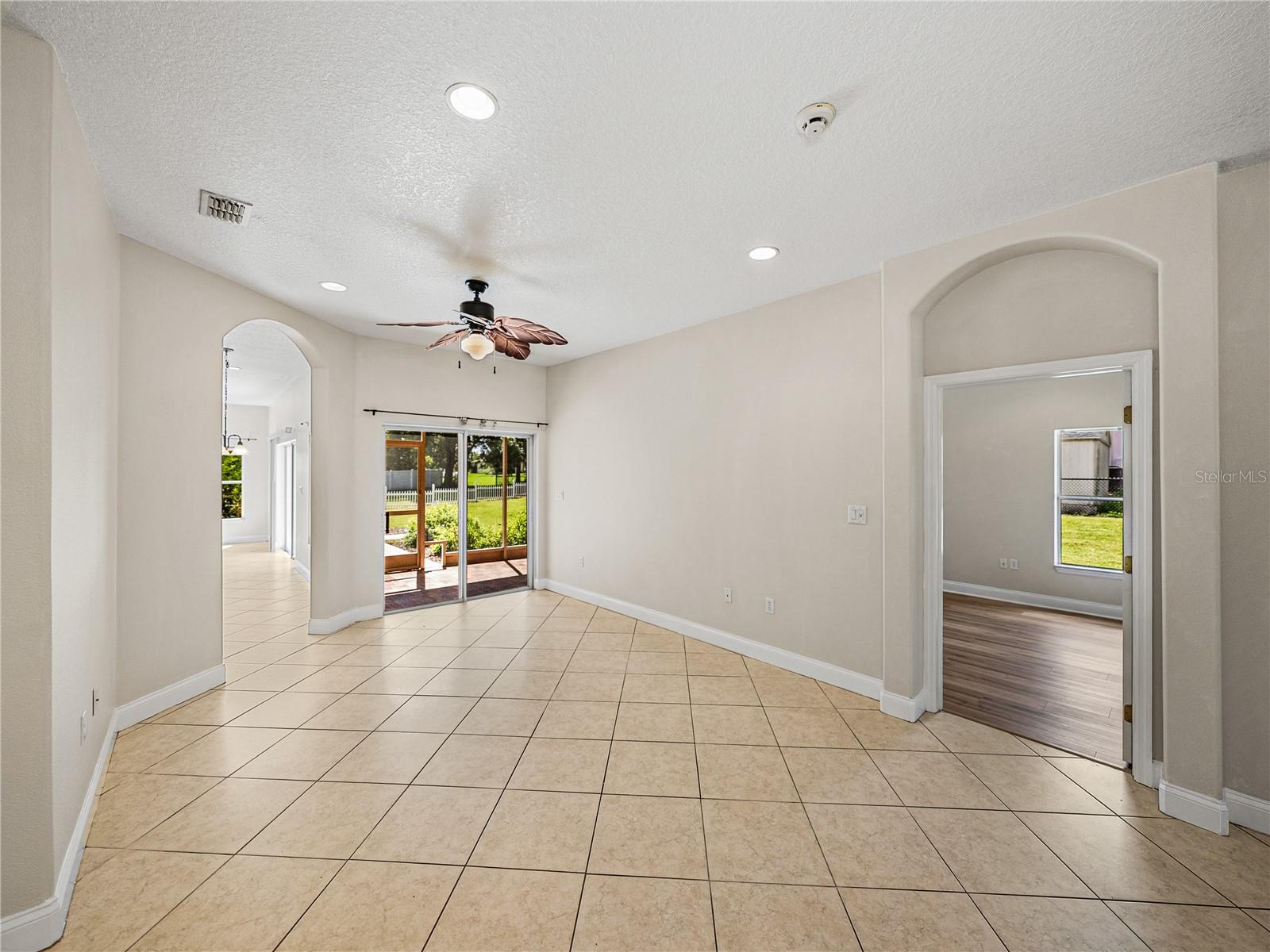 Listing photo id 8 for 11544 Arlhuna Way