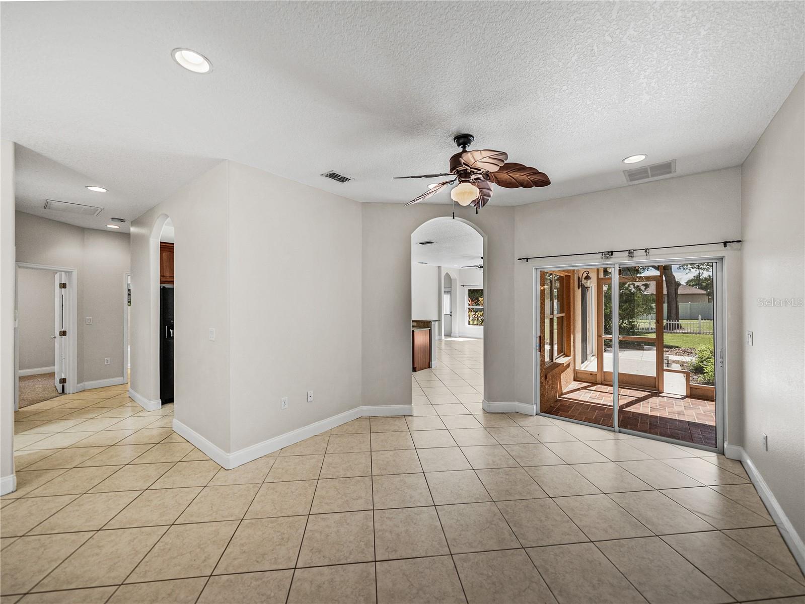 Listing photo id 9 for 11544 Arlhuna Way