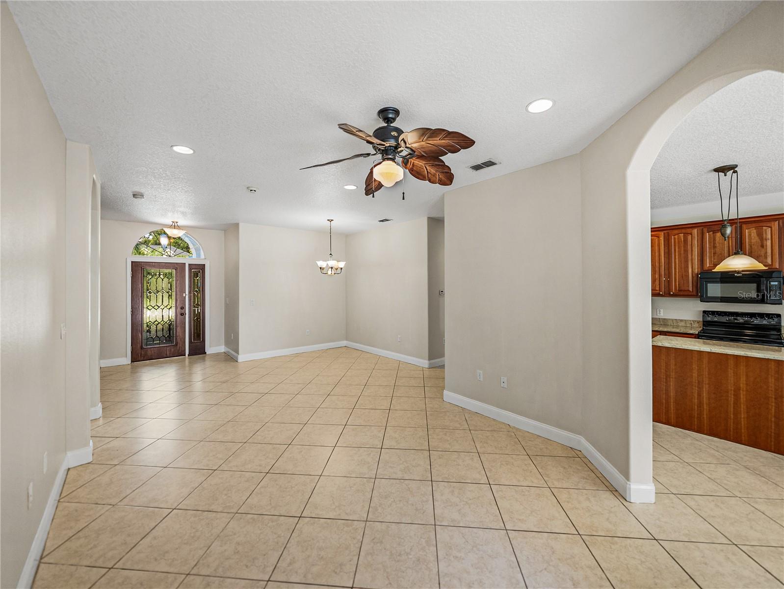 Listing photo id 10 for 11544 Arlhuna Way