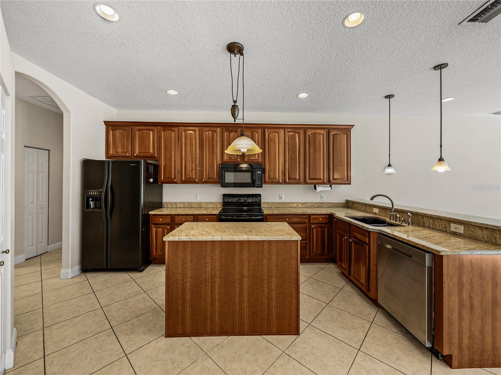 Listing photo id 11 for 11544 Arlhuna Way
