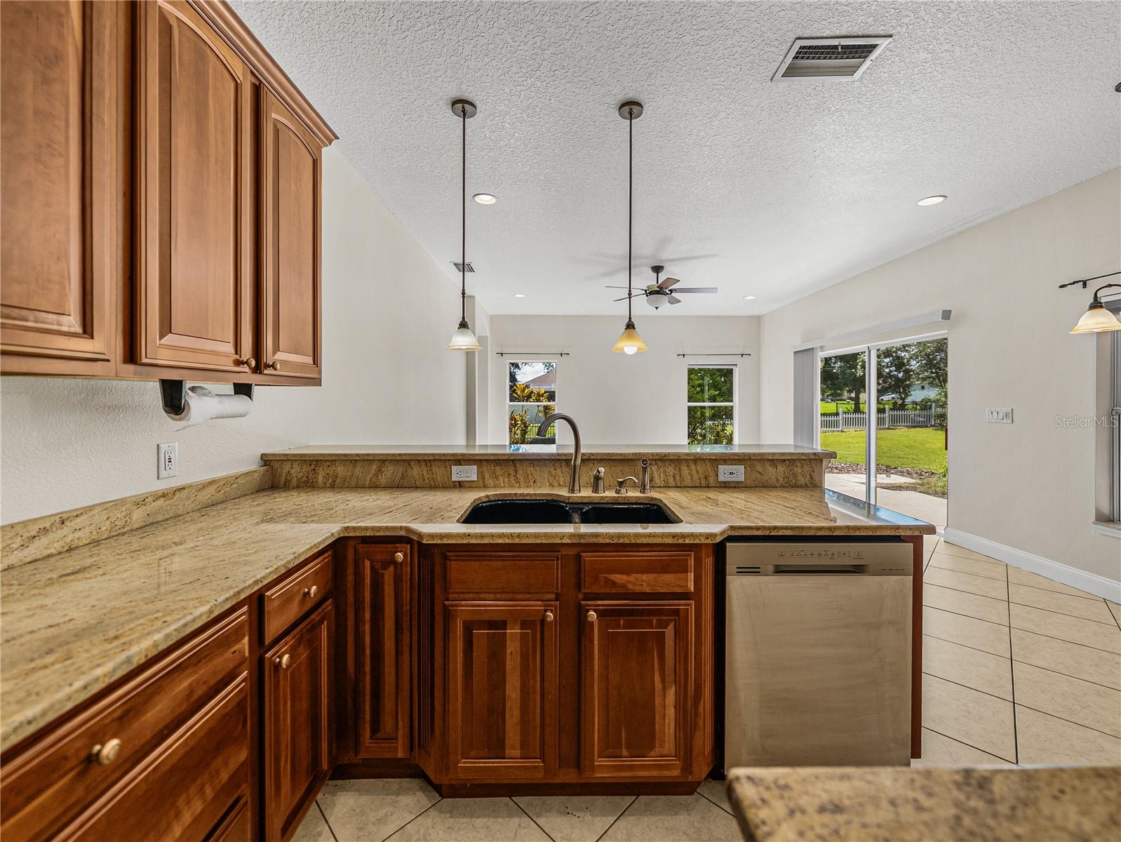 Listing photo id 15 for 11544 Arlhuna Way