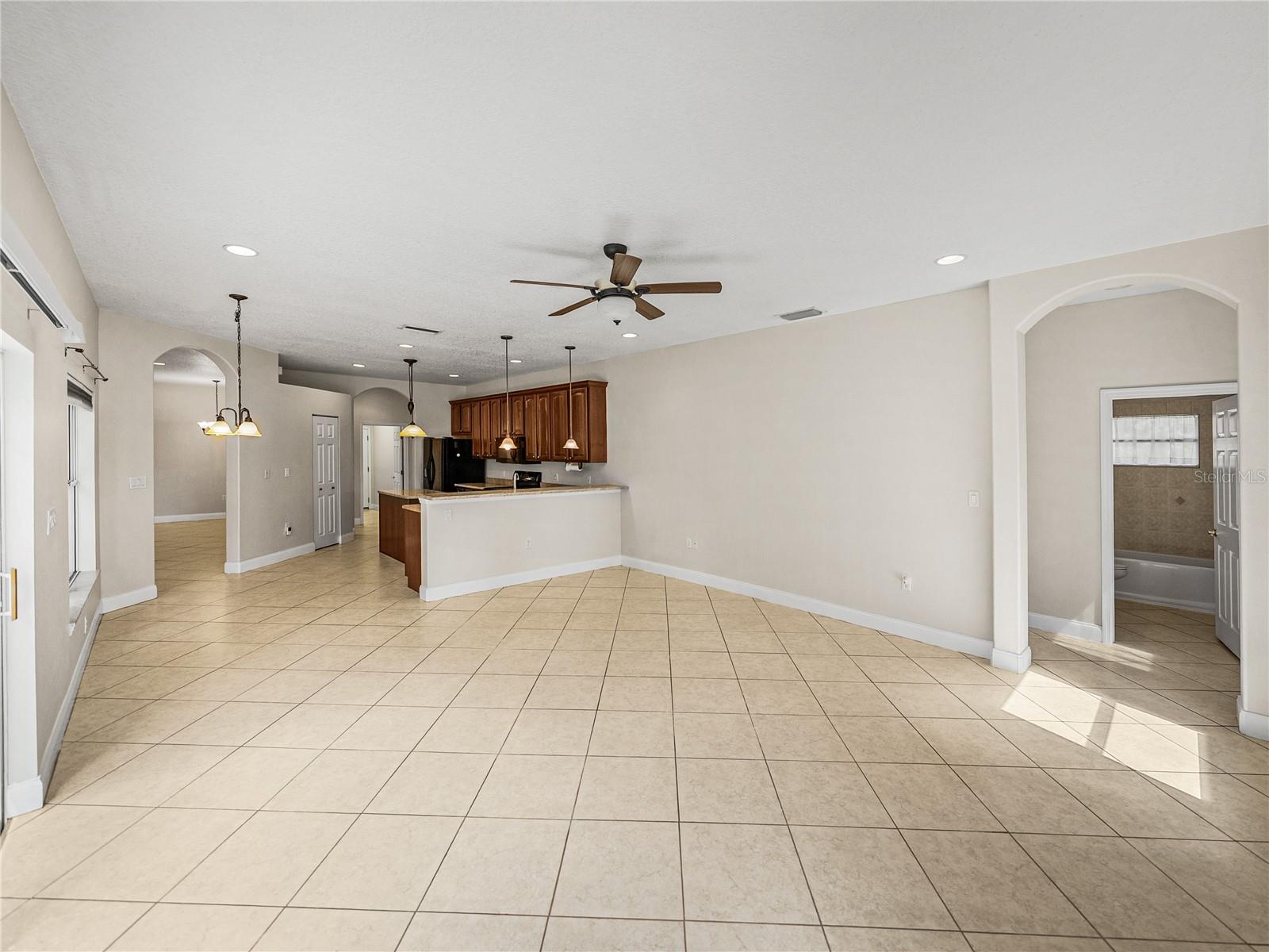 Listing photo id 17 for 11544 Arlhuna Way