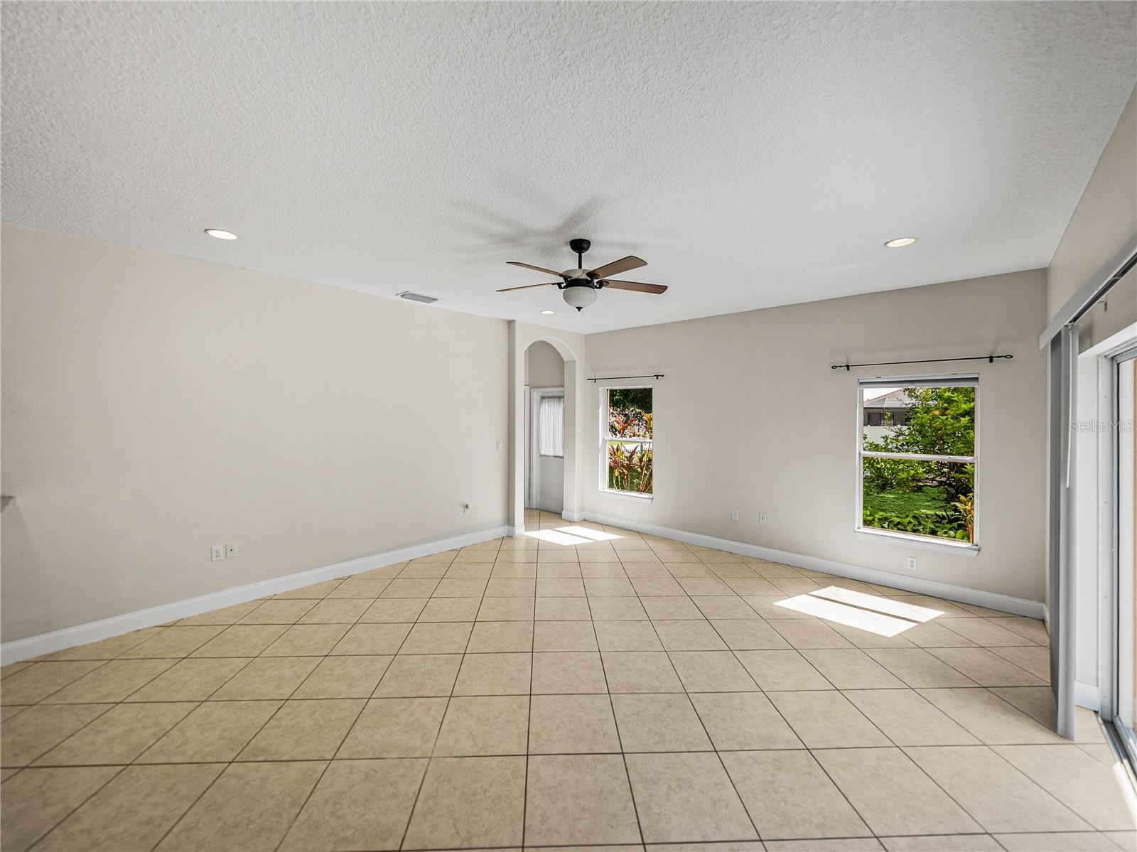 Listing photo id 18 for 11544 Arlhuna Way