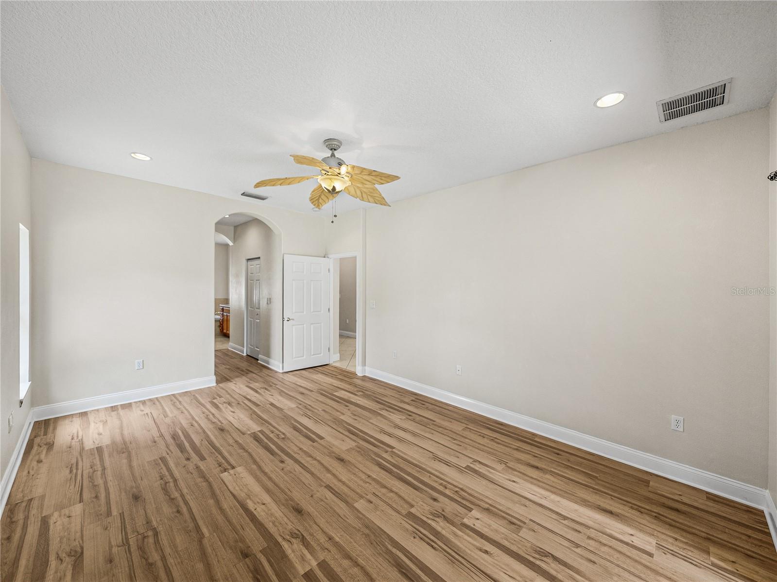Listing photo id 23 for 11544 Arlhuna Way