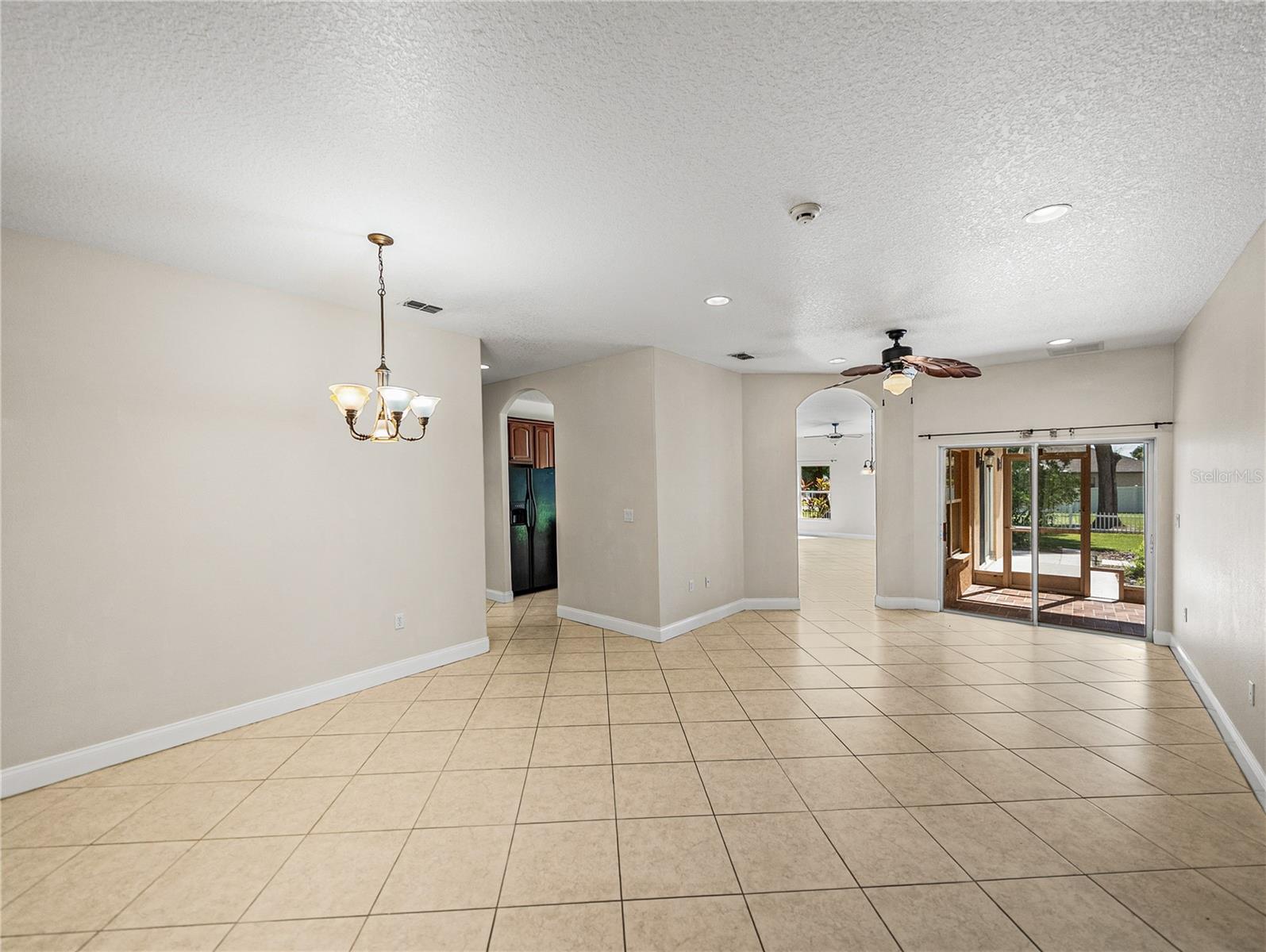 Listing photo id 6 for 11544 Arlhuna Way