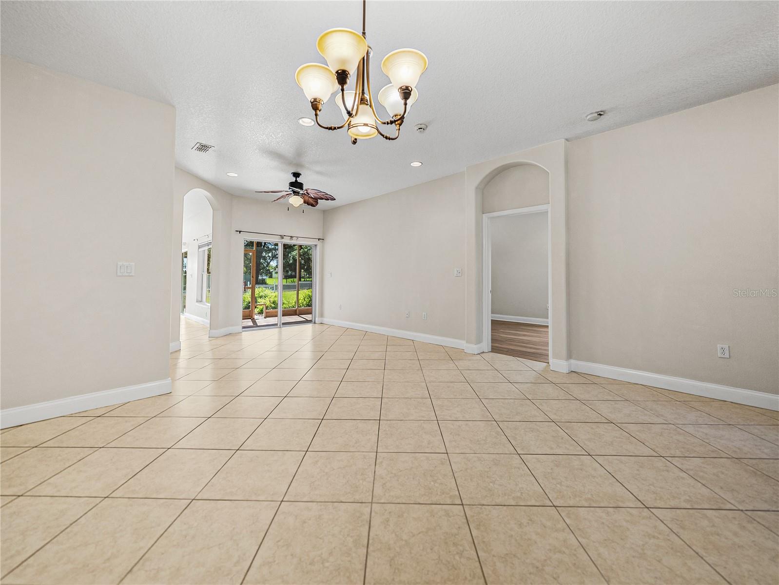 Listing photo id 7 for 11544 Arlhuna Way