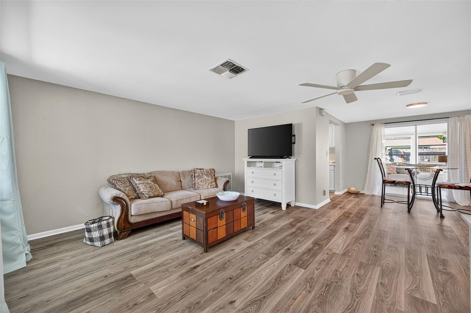 Image 6 of 30 For 7213 Isle Drive