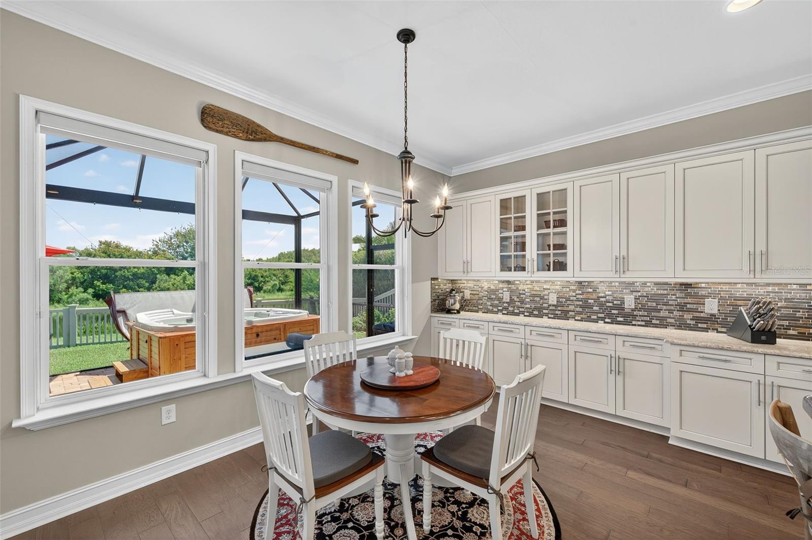 Listing photo id 14 for 4446 Ortona Lane