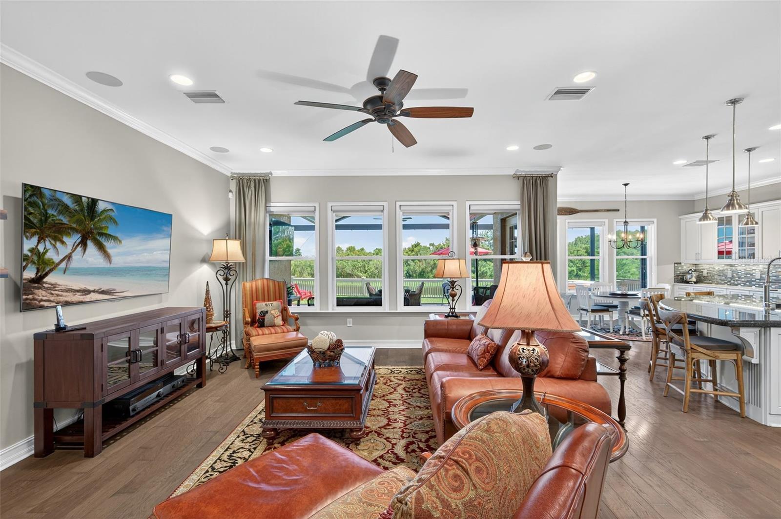 Listing photo id 16 for 4446 Ortona Lane