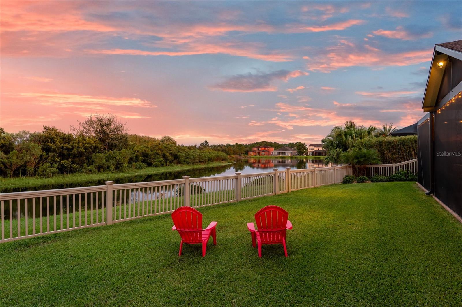 Listing photo id 1 for 4446 Ortona Lane