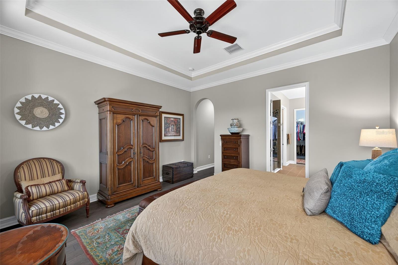 Listing photo id 29 for 4446 Ortona Lane