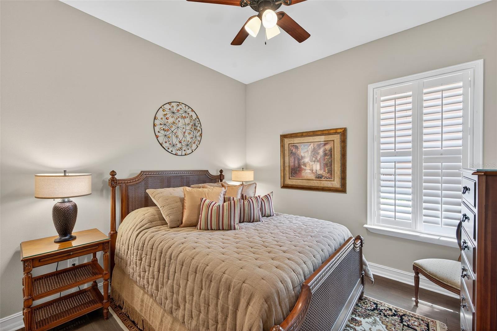 Listing photo id 33 for 4446 Ortona Lane