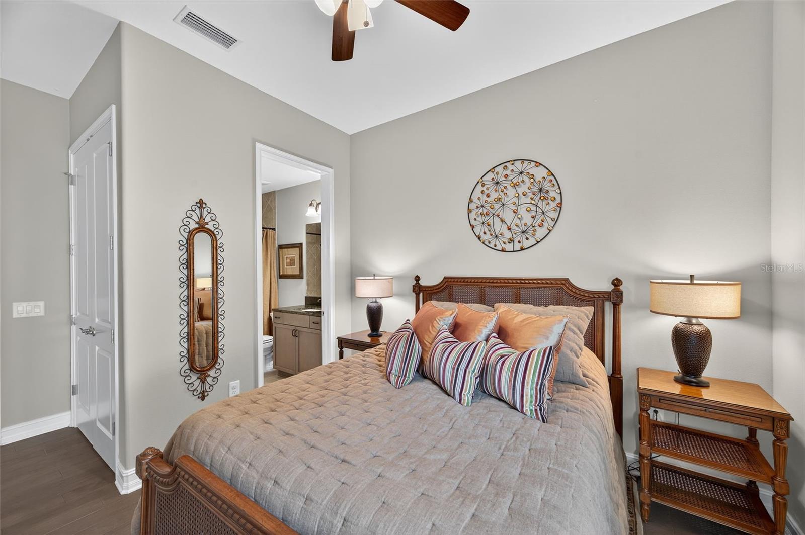 Listing photo id 34 for 4446 Ortona Lane