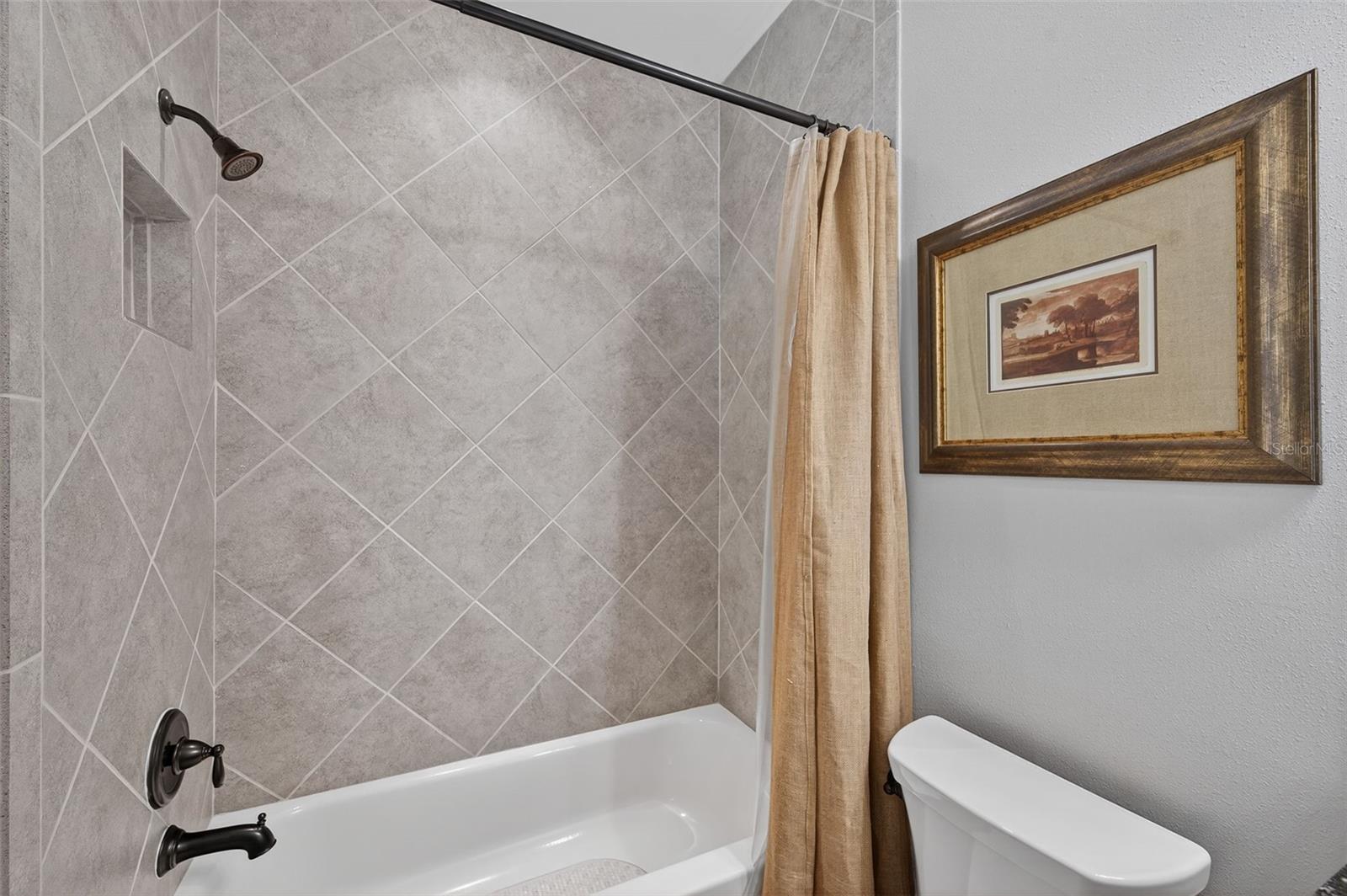 Listing photo id 37 for 4446 Ortona Lane