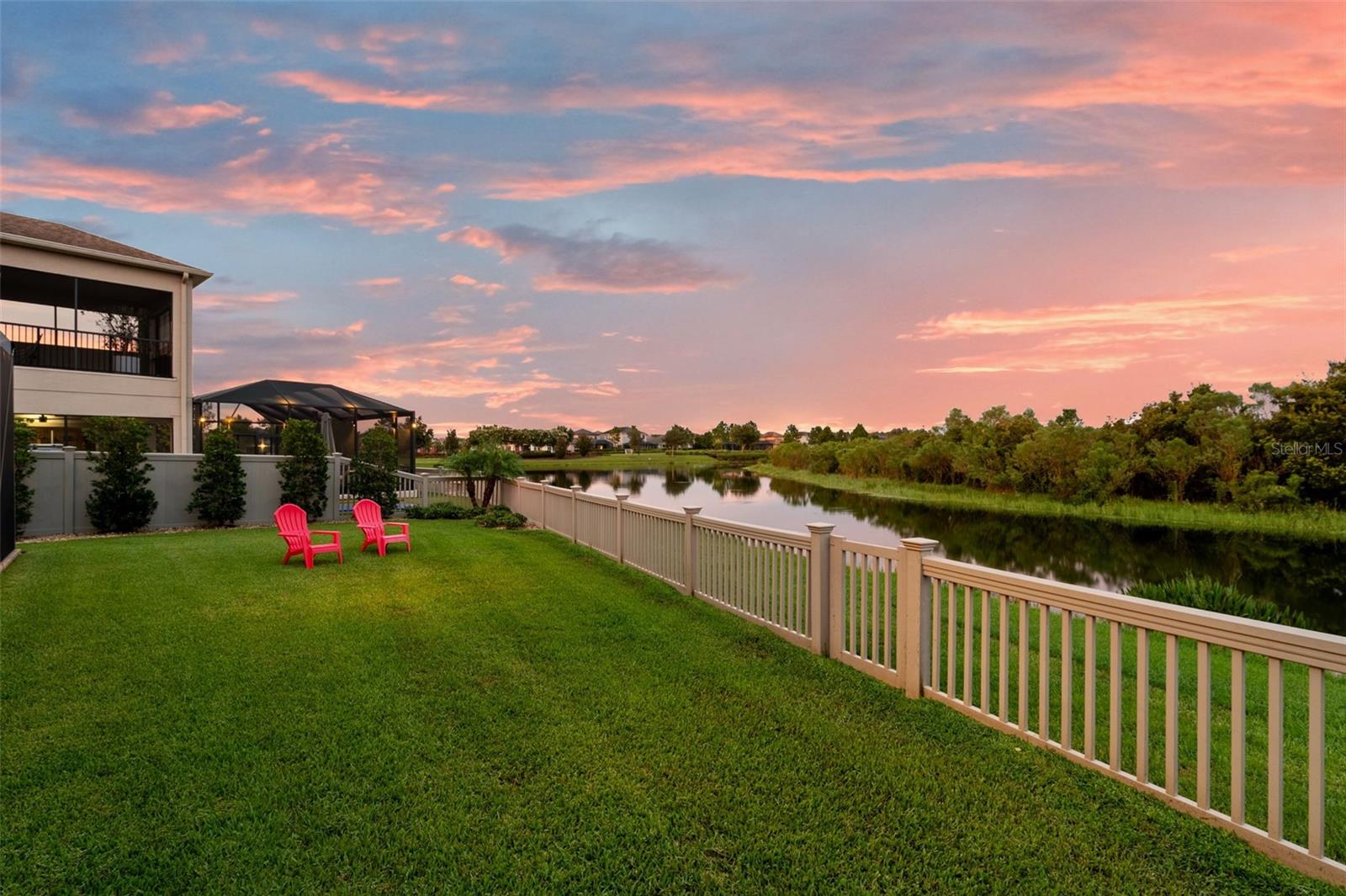 Listing photo id 2 for 4446 Ortona Lane