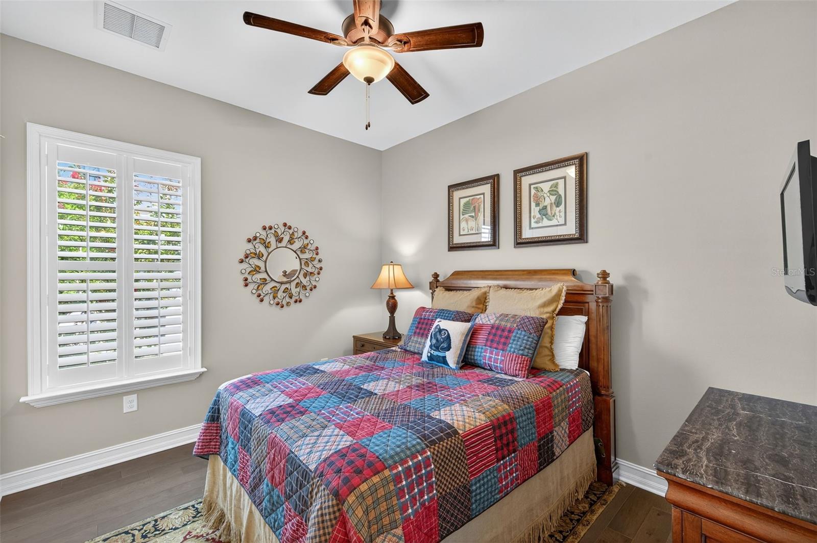 Listing photo id 39 for 4446 Ortona Lane