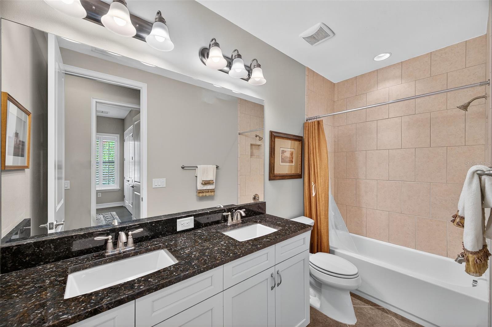 Listing photo id 42 for 4446 Ortona Lane